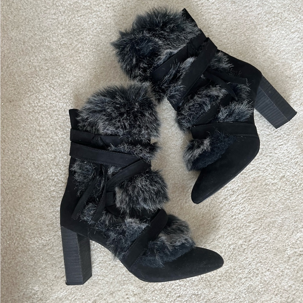 Charles David Stylish Black Suede Fur-Trimmed 3in heels Boots Size 8.5 Like New!